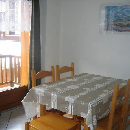 2 Pieces, 5 Pers, 3 Etoiles, Balcon Sud, Centre A 50m Des Pistes - Fr-1-263-84 Apartment