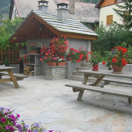 2 Pieces, 5 Pers, 3 Etoiles, Balcon Sud, Centre A 50m Des Pistes - Fr-1-263-84 Apartment Valloire